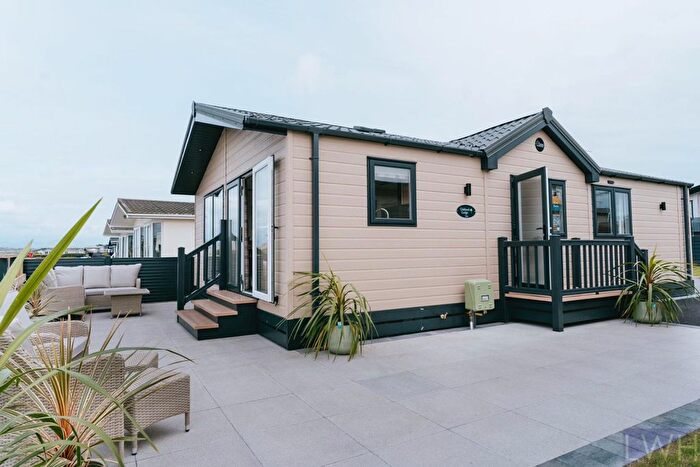 3 Bedroom Lodge For Sale In Plot Gimblet Rock Holiday Park, Gimblet, LL53