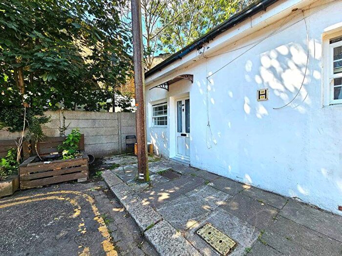 2 Bedroom Detached House To Rent In Hartham Road, Tottenham, N17