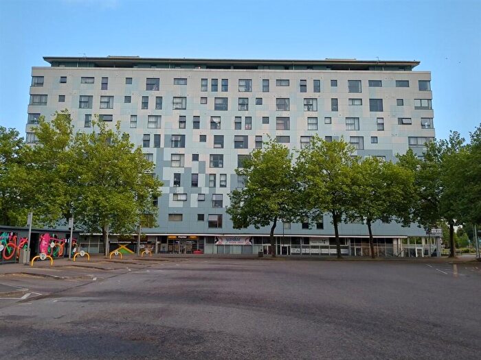 1 Bedroom Flat For Sale In Wetherburn Court, Bletchley, Milton Keynes, MK2