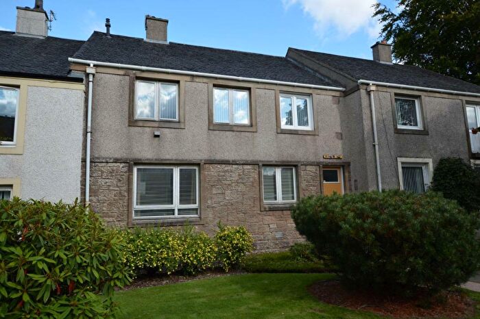 2 Bedroom Flat To Rent In Main Street, Village, East Kilbride, South Lanarkshire, G74