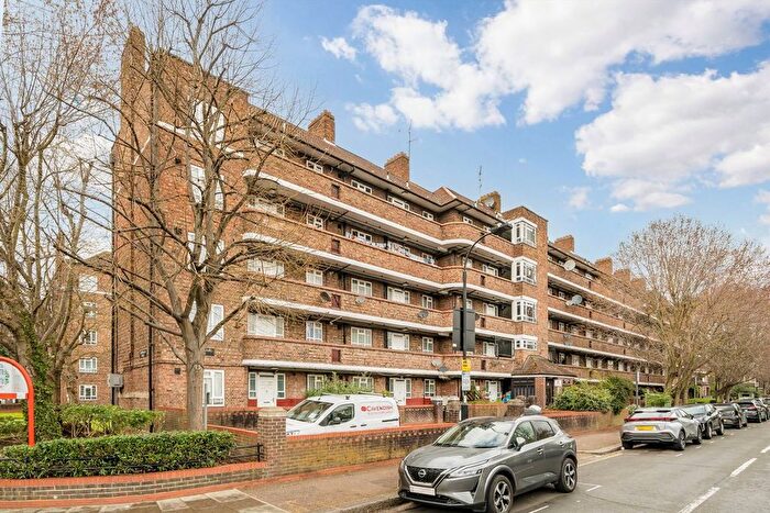 3 Bedroom Flat For Sale In India Way, Shepherds Bush, W12
