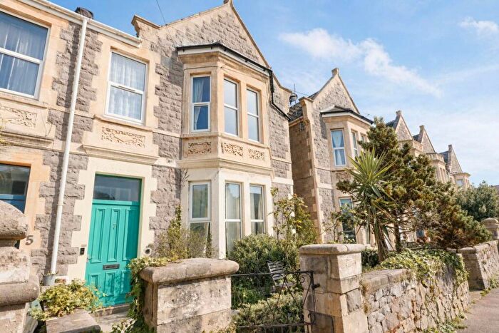 3 Bedroom Flat For Sale In Ellenborough Park Area**Close To Beach & Amenities** Bedrooms**, BS23