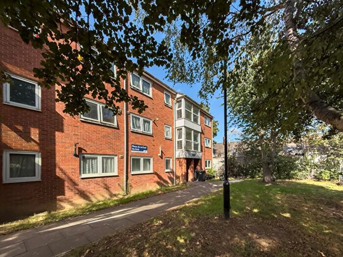 1 Bedroom Flat For Sale In Morpeth Walk, London, N17
