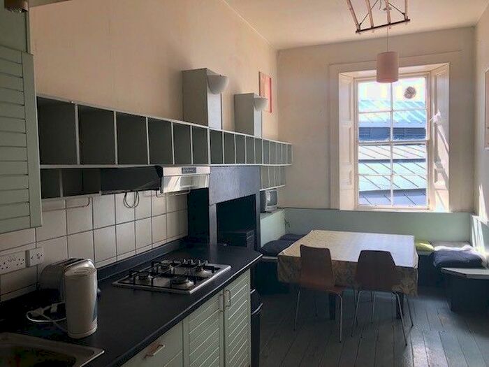 5 Bedroom Flat To Rent In Forrest Road, Edinburgh, EH1