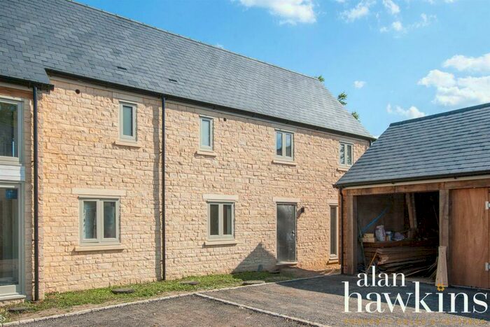 4 Bedroom Semi-Detached House For Sale In Mermaid Court, Christian Malford, SN15