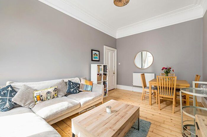 2 Bedroom Flat For Sale In / Easter Road, Leith, Edinburgh, EH7