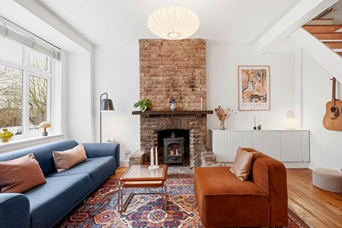 3 Bedroom Terraced House For Sale In Benhill Road, Sutton, SM1