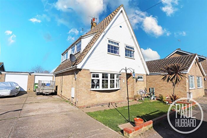 3 Bedroom Detached House For Sale In Honeysuckle Close, Pakefield, NR33