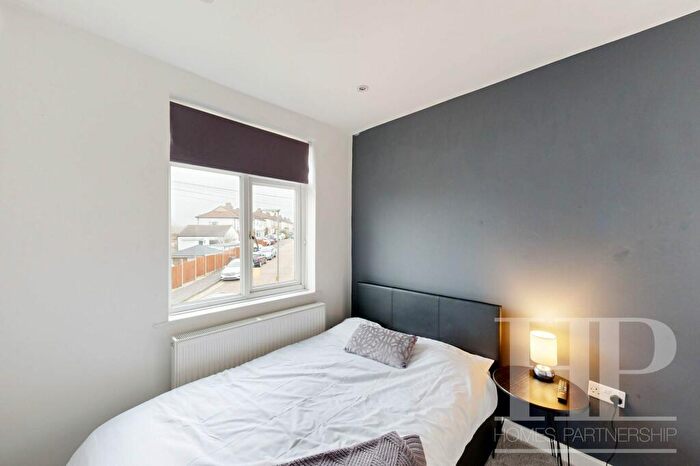 1 Bedroom Property To Rent In Prince Albert Square, Redhill, RH1