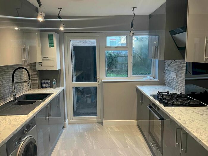 3 Bedroom Terraced House To Rent In Birch Grove, Slough, SL2