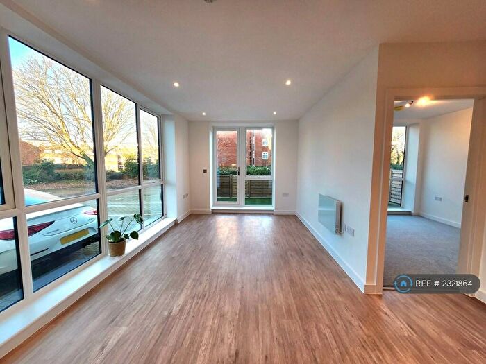 1 Bedroom Flat To Rent In Thornetts House, Leatherhead, KT22