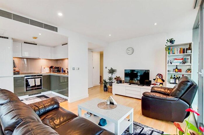 2 Bedroom Apartment For Sale In Marsh Wall, Landmark East Tower, E14