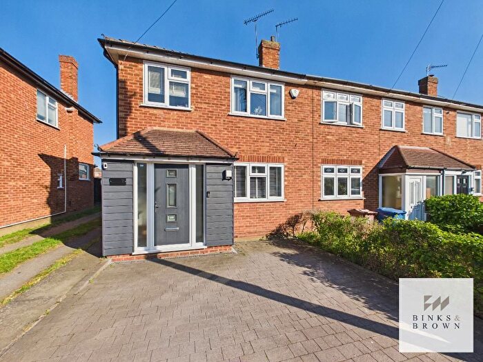 3 Bedroom Semi-Detached House For Sale In Rosevalley Crescent, Stanford Le Hope, Essex, SS17