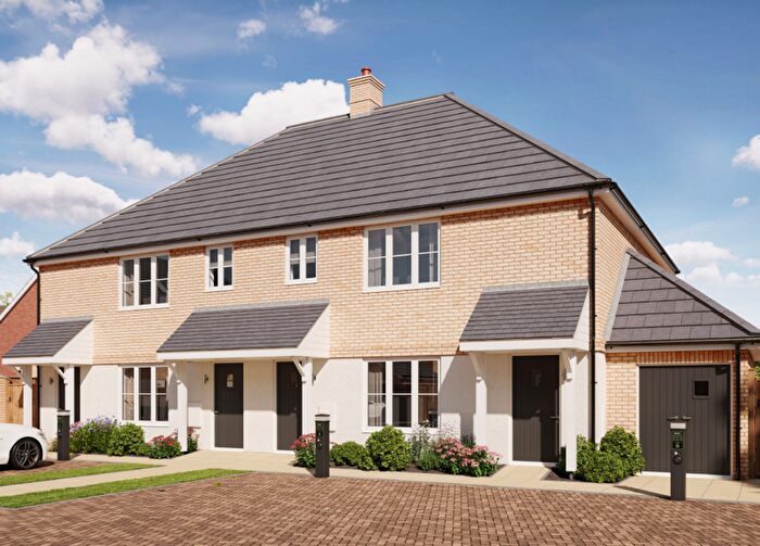 2 Bedroom Maisonette For Sale In Royal Gardens, Wixams, MK45