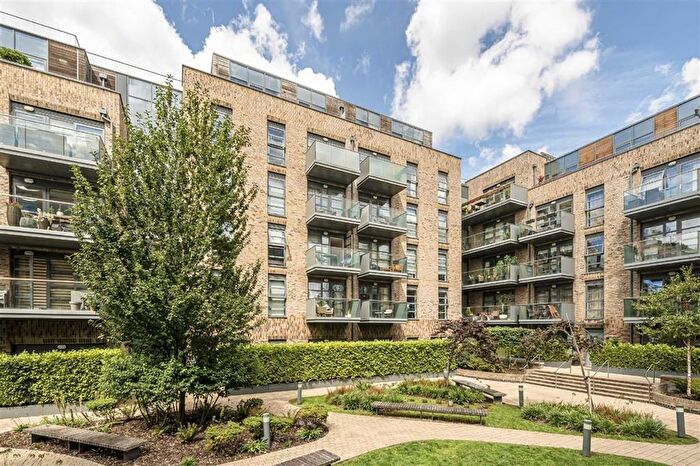 2 Bedroom Flat For Sale In Pages Walk, Bermondsey, SE1