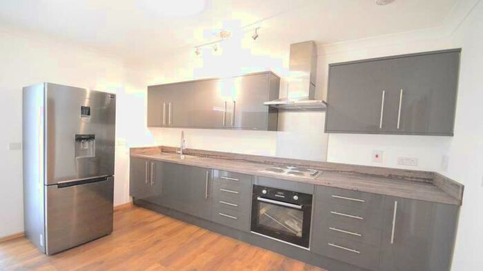 2 Bedroom Apartment To Rent In Caversham Road, Reading, RG1