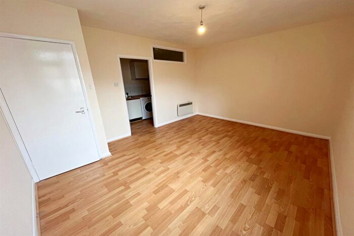 1 Bedroom Flat To Rent In Bournemouth, BH1