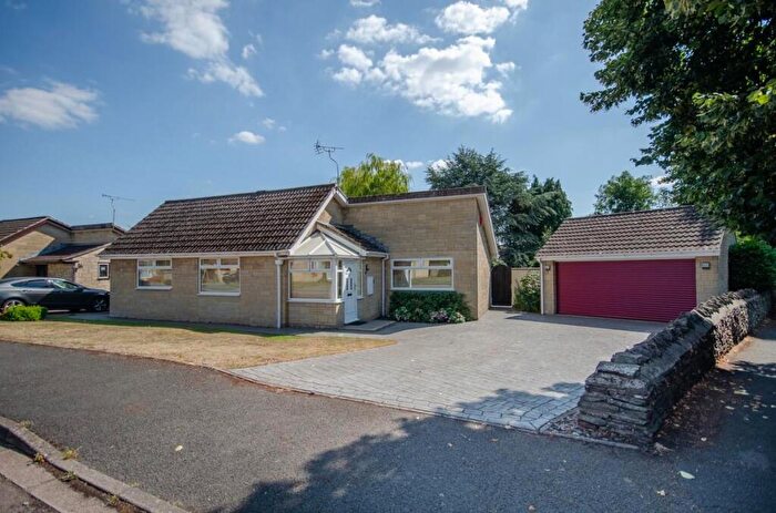 3 Bedroom Detached Bungalow For Sale In Penn Drive, Frenchay, Bristol, BS16