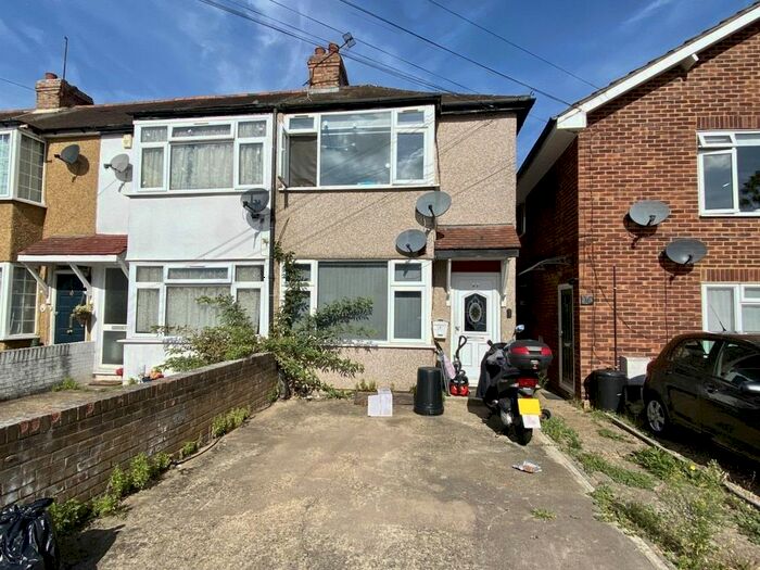 Studio To Rent In Oakleigh Road, Uxbridge, UB10