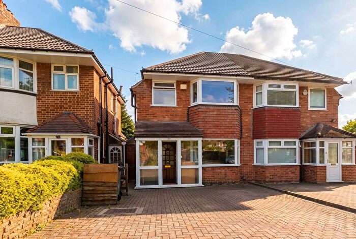 3 Bedroom Semi Detached House For Sale In Wichnor Road, Solihull, B92