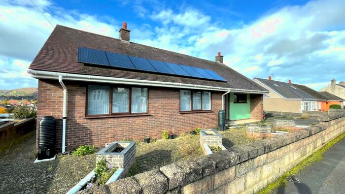 2 Bedroom Detached Bungalow For Sale In Glyn Y Marl Road, Llandudno Junction, LL31