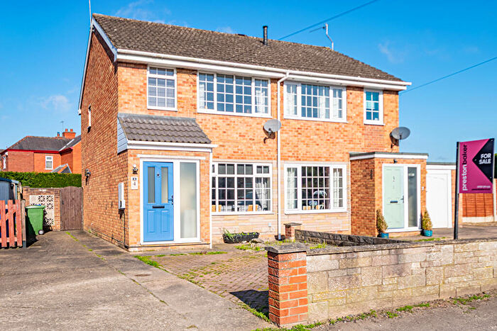 3 Bedroom Semi Detached House For Sale In Willow Drive, Hook, East Riding Of Yorkshire, DN14