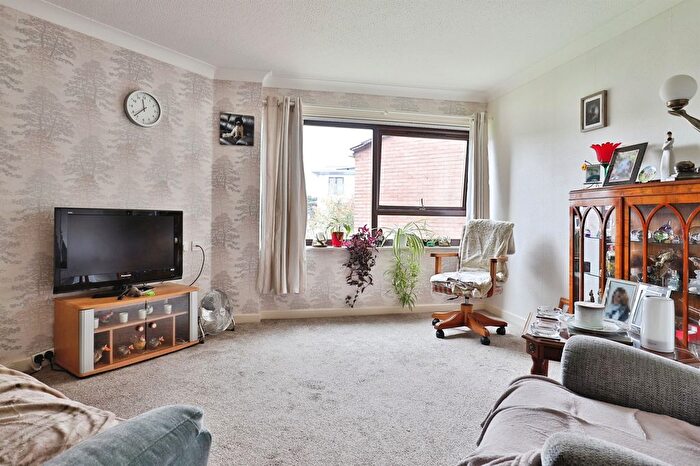 1 Bedroom Flat For Sale In Seldown Road, Poole, BH15