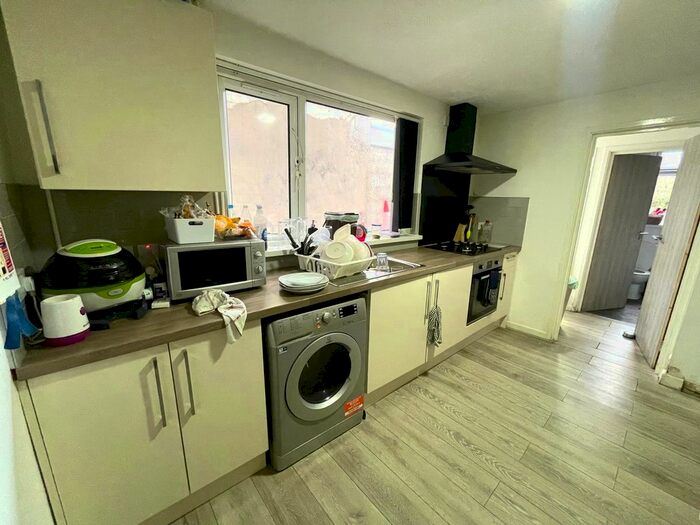 4 Bedroom Terraced House To Rent In Minister Street, Cardiff, CF24