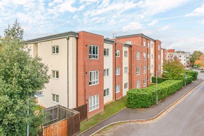 1 Bedroom Flat To Rent In Mayfield Road, Hersham, KT12