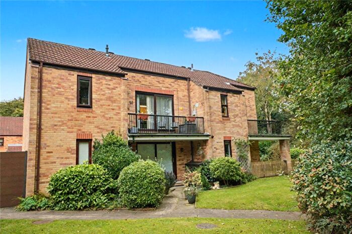 2 Bedroom Apartment For Sale In Ireland Crescent, Leeds, West Yorkshire, LS16