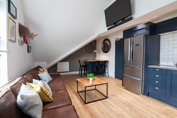 5 Bedroom Flat To Rent In Bankfield Road, Huddersfield, HD1