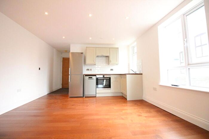 1 Bedroom Flat To Rent In Newport Road, Roath, CF24