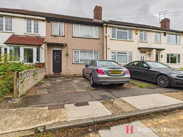 3 Bedroom Property For Sale In South End Road, Hornchurch, RM12
