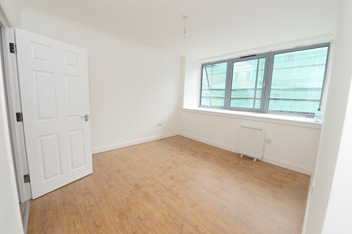 2 Bedroom Flat To Rent In Wakering Road, Barking, IG11
