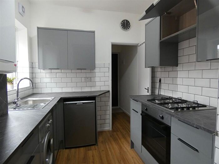 3 Bedroom Flat To Rent In Warton Terrace, Heaton, NE6