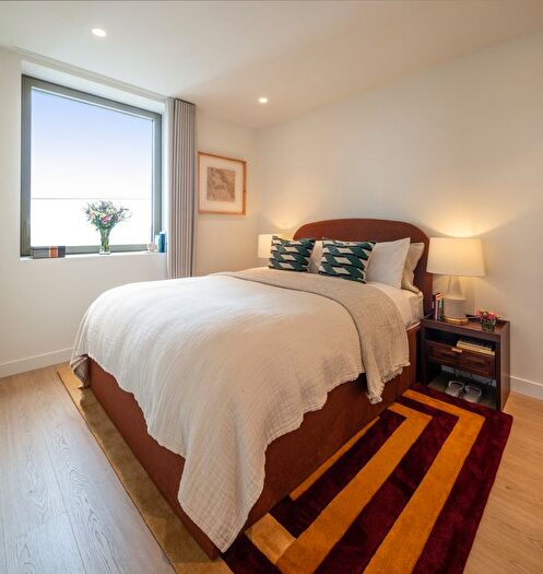 3 Bedroom Flat To Rent In Heart Of Hale Lane, London, N17
