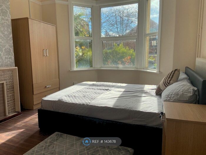 4 Bedroom Terraced House To Rent In Milsom Street, Bristol, BS5