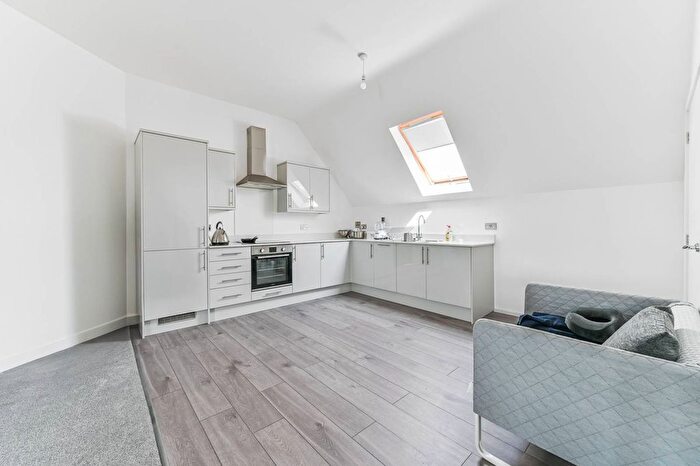 1 Bedroom Flat For Sale In Selsdon Road, South Croydon, South Croydon, CR2