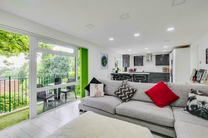 2 Bedroom Apartment To Rent In Hornsey Lane, Highgate, N6