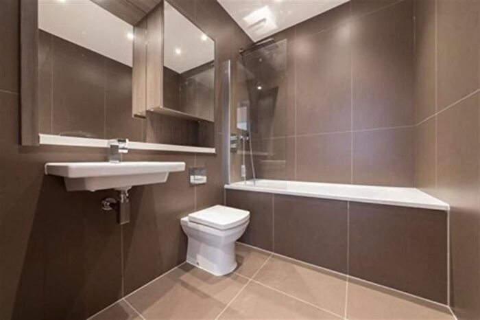 1 Bedroom Flat To Rent In Staines Road, Hounslow, TW3