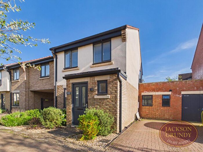 4 Bedroom Link Detached House For Sale In Upton Hall Lane, Upton, NN5