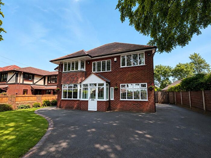 4 Bedroom Detached House For Sale In The Avenue, Sale, M33