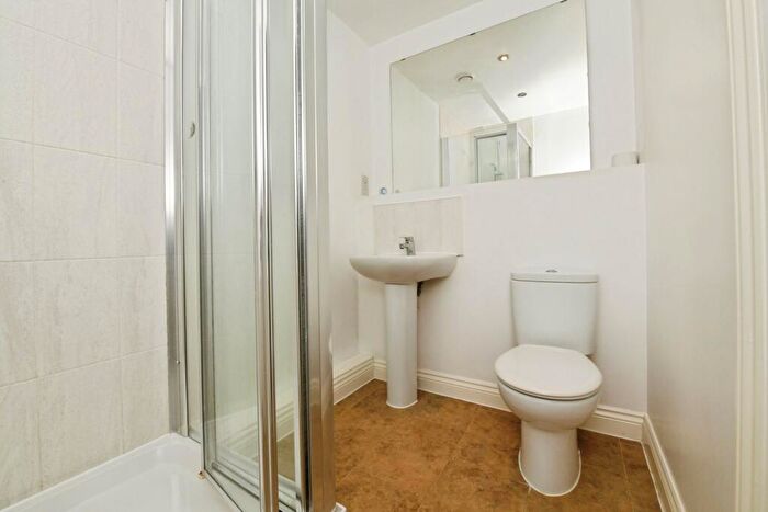 2 Bedroom Flat For Sale In Cressy Quay, Chelmsford, Essex, CM2