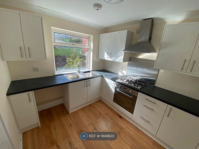 2 Bedroom Bungalow To Rent In Paddock Lane, Redditch, B98