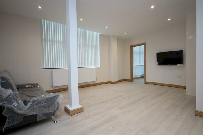 1 Bedroom Flat To Rent In North Acton Road, North Acton, NW10