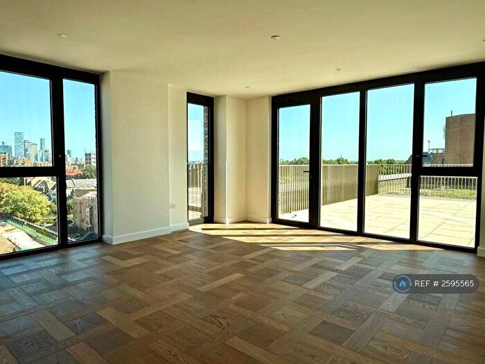 3 Bedroom Flat To Rent In Boxwood Gardens, London, E1W