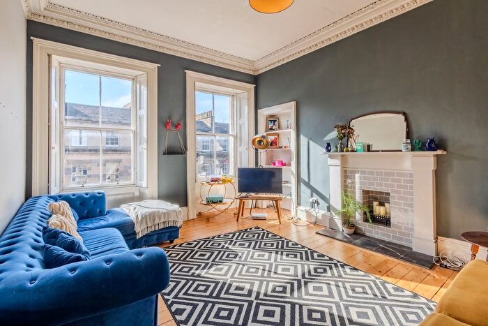 2 Bedroom Flat To Rent In Broughton Street, Edinburgh, EH1