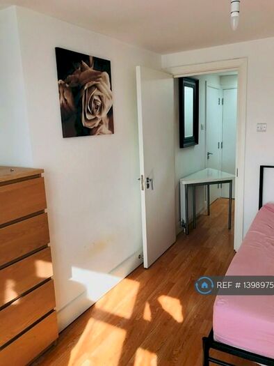 Studio To Rent In London, London, NW2