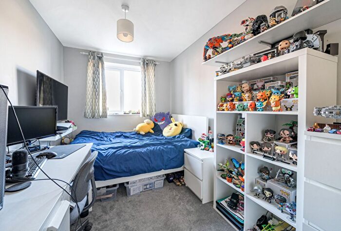 3 Bedroom End Of Terrace House For Sale In Charlton Mead Drive, Bristol, Somerset, BS10