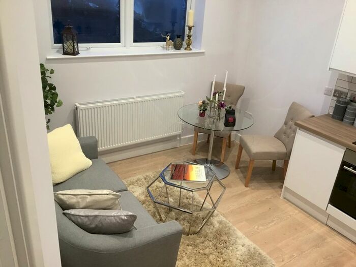 1 Bedroom Flat To Rent In Buckingham Street, Aylesbury, HP20